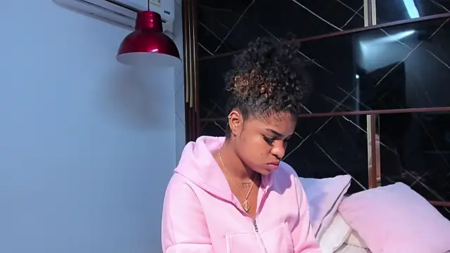 Snapshot of HannyThompson chatting on December 18, 2025, 12:31 pm HannyThompson online show from December 18, 2025, 12:31 pm