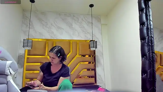 Snapshot of Luciifeer_ chatting on October 21, 2025, 8:41 pm Luciifeer online show from October 21, 2025, 8:41 pm