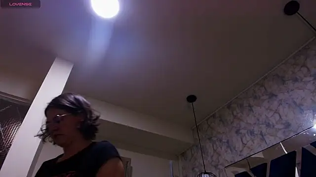 Snapshot of Luciifeer_ chatting on November 24, 2025, 6:52 pm Luciifeer online show from November 24, 2025, 6:52 pm