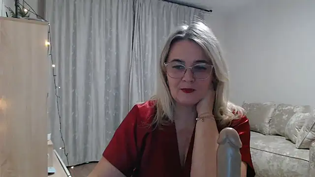 Snapshot of EleanoraDream chatting on January 5, 2026, 5:27 pm EleanoraDream online show from January 5, 2026, 5:27 pm