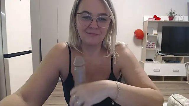 EleanoraDream online show from March 28, 2026, 6:14 am