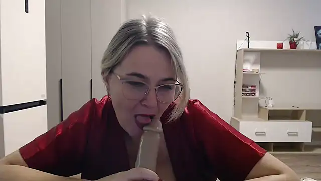 Snapshot of EleanoraDream chatting on January 14, 2026, 8:07 am EleanoraDream online show from January 14, 2026, 8:07 am