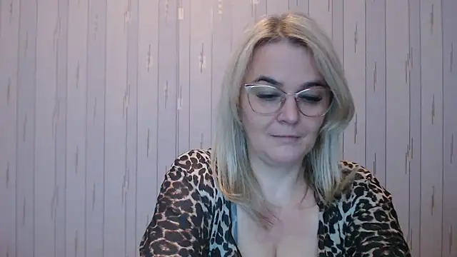 EleanoraDream online show from November 22, 2025, 7:07 am