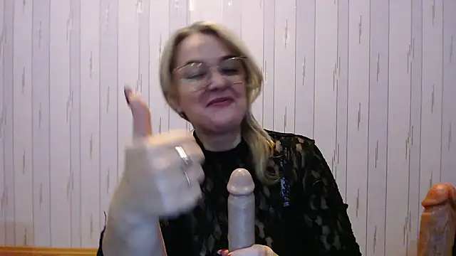 Snapshot of EleanoraDream chatting on January 14, 2026, 8:12 pm EleanoraDream online show from January 14, 2026, 8:12 pm