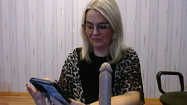 EleanoraDream online show from November 6, 2025, 2:54 pm