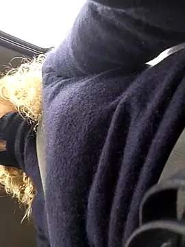 clarabell4 online show from December 2, 2025, 7:54 am