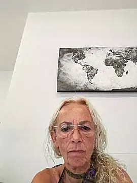 Snapshot of clarabell4 chatting on July 13, 2026, 10:25 am clarabell4 online show from July 13, 2026, 10:25 am