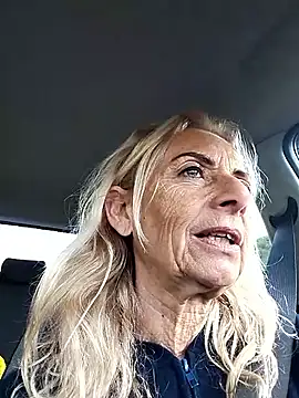 clarabell4 online show from November 19, 2025, 7:41 am