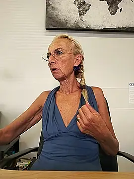 Snapshot of clarabell4 chatting on July 15, 2026, 7:59 am clarabell4 online show from July 15, 2026, 7:59 am