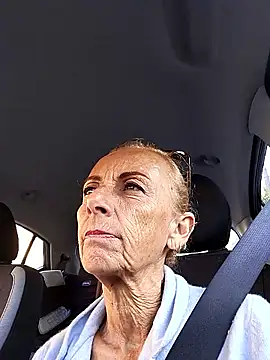 clarabell4 online show from October 13, 2025, 6:59 am