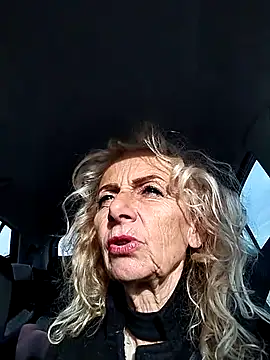 clarabell4 online show from April 3, 2026, 6:53 am