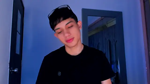 Sebax Young online show from March 7, 2026, 9:42 pm