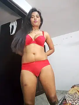 cute radhikaa online show from April 16, 2026, 9:39 pm