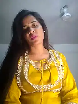 cute radhikaa online show from April 17, 2026, 8:11 pm