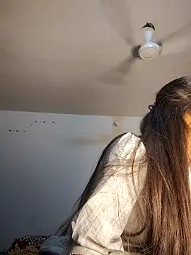 cute radhikaa online show from April 9, 2026, 7:20 pm