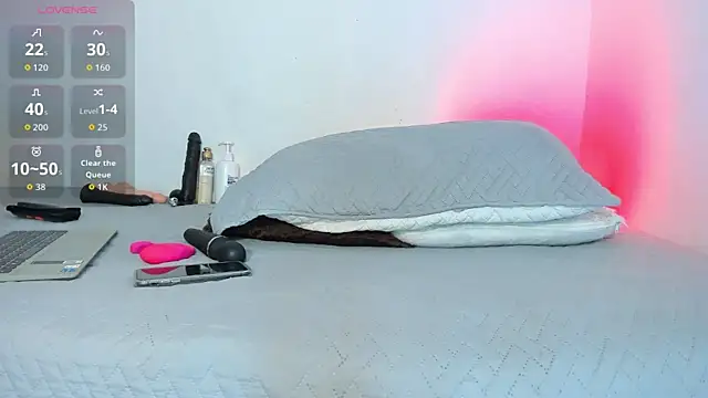 Snapshot of hot_boy_04 chatting on December 3, 2025, 12:48 pm hot boy 04 online show from December 3, 2025, 12:48 pm