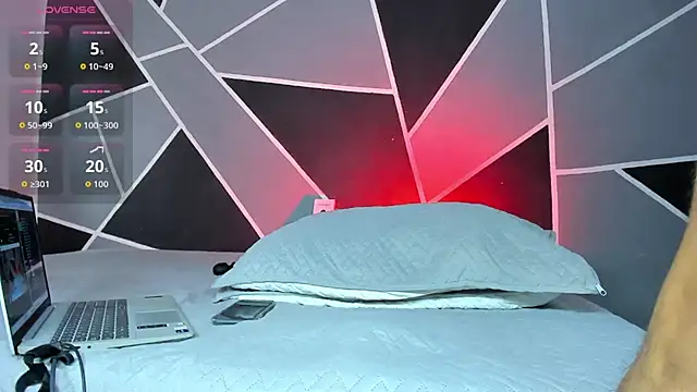 hot boy 04 online show from December 16, 2025, 2:10 pm