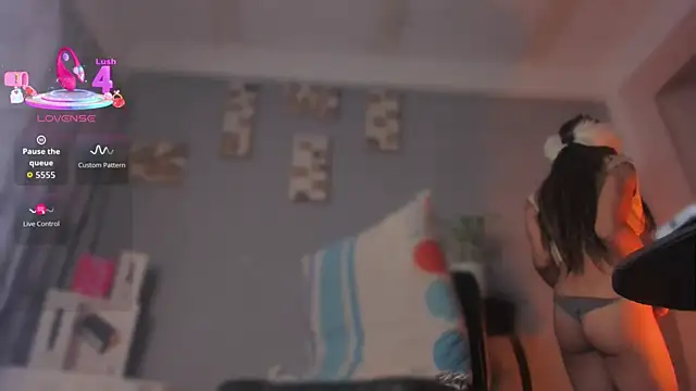 Chloe cooperr online show from October 30, 2025, 7:00 pm