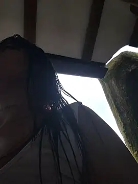 Yessica Lopezz online show from November 17, 2025, 12:20 pm