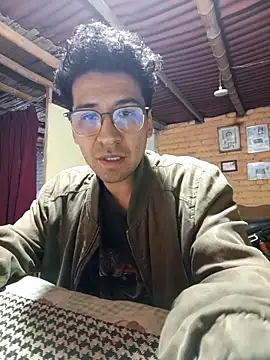 LecheDeSoya666 online show from October 9, 2025, 3:40 am