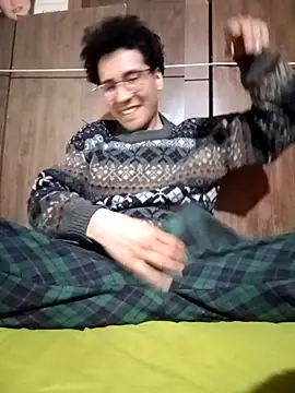 LecheDeSoya666 online show from September 14, 2025, 3:18 am