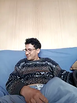 LecheDeSoya666 online show from October 8, 2025, 2:51 pm