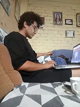 LecheDeSoya666 online show from April 16, 2026, 4:46 am