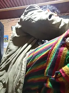 LecheDeSoya666 online show from October 2, 2025, 3:10 am