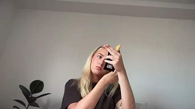 Kitty Swetty online show from July 23, 2026, 5:42 pm