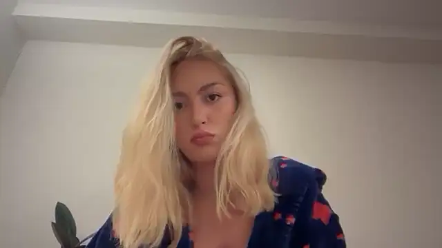 Kitty Swetty online show from November 10, 2025, 10:15 pm