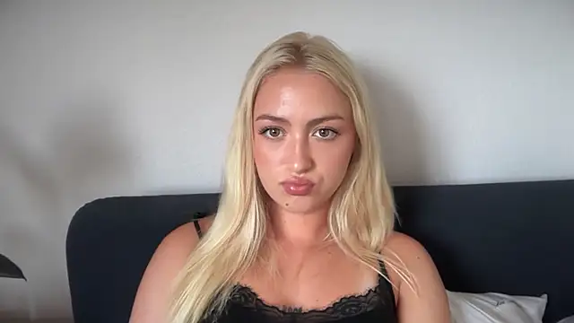 Kitty Swetty online show from July 11, 2026, 5:24 pm