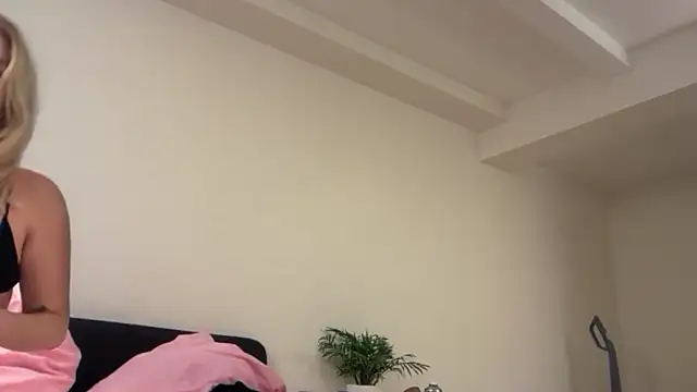 Kitty Swetty online show from February 3, 2026, 7:19 pm