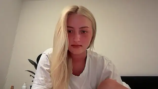 Kitty Swetty online show from June 26, 2026, 8:47 pm
