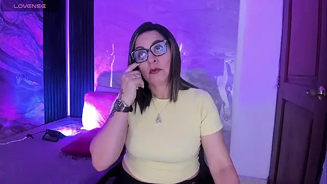 Snapshot of Agatha_Pleasure chatting on February 3, 2026, 11:48 am Agatha Pleasure online show from February 3, 2026, 11:48 am