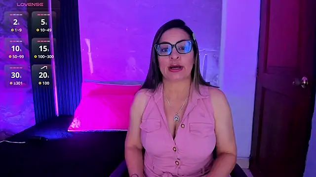 Snapshot of Agatha_Pleasure chatting on March 2, 2026, 12:12 pm Agatha Pleasure online show from March 2, 2026, 12:12 pm