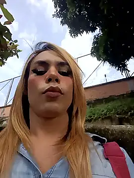 Snapshot of Daliana_Gounbolt chatting on November 7, 2025, 12:31 pm Daliana Gounbolt online show from November 7, 2025, 12:31 pm