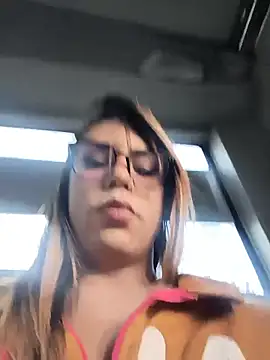 Snapshot of Daliana_Gounbolt chatting on May 15, 2026, 11:41 am Daliana Gounbolt online show from May 15, 2026, 11:41 am