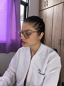 Snapshot of Coralinne__ chatting on July 4, 2026, 4:00 pm Coralinne online show from July 4, 2026, 4:00 pm