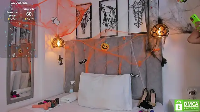 Snapshot of Gia_Scott chatting on October 27, 2025, 8:21 pm Gia Scott online show from October 27, 2025, 8:21 pm