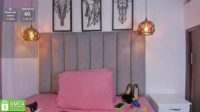 Snapshot of Gia_Scott chatting on November 25, 2025, 2:17 pm Gia Scott online show from November 25, 2025, 2:17 pm