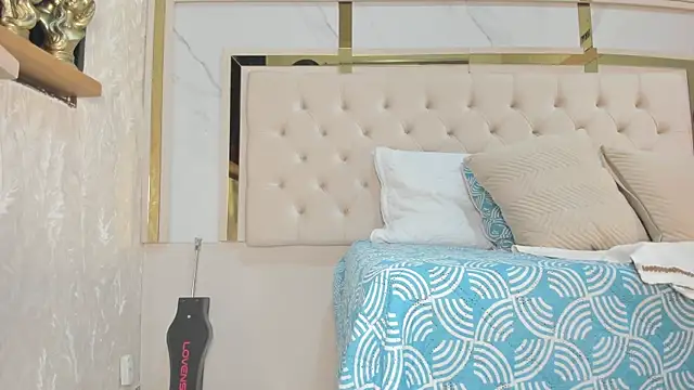 megan rous  online show from September 19, 2025, 3:10 am