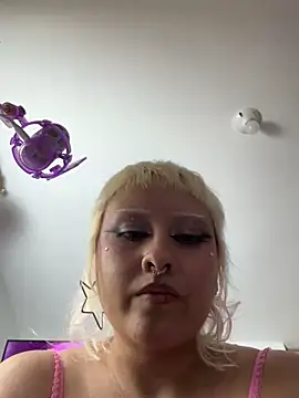 Snapshot of pink_maddy chatting on October 21, 2025, 8:25 am pink maddy online show from October 21, 2025, 8:25 am