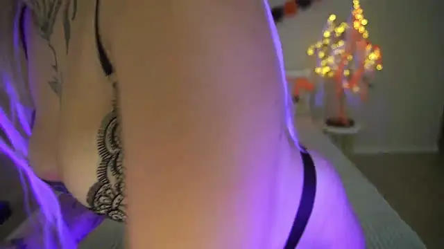 IvyLaurent online show from October 29, 2025, 1:32 pm