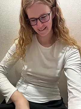 Snapshot of Bikergirl_97 chatting on November 17, 2025, 12:20 pm Bikergirl 97 online show from November 17, 2025, 12:20 pm