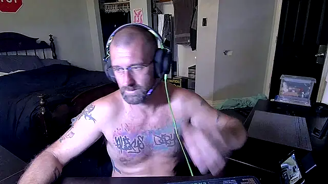 Snapshot of ladi3sfirst chatting on November 16, 2025, 10:35 pm ladi3sfirst online show from November 16, 2025, 10:35 pm