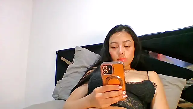 sara gomez1  online show from October 23, 2025, 11:25 pm