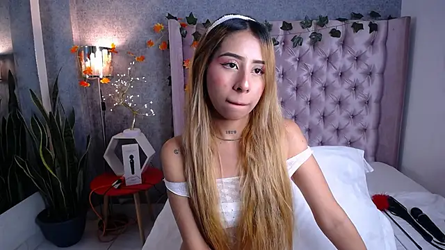 laila stilwiills online show from December 3, 2025, 4:13 am