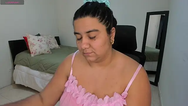 Snapshot of MariamCastiblanco chatting on June 1, 2026, 8:08 pm MariamCastiblanco online show from June 1, 2026, 8:08 pm