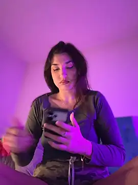 ScarletBloom  online show from November 1, 2025, 5:07 pm