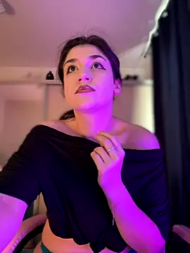 ScarletBloom  online show from September 30, 2025, 10:21 am